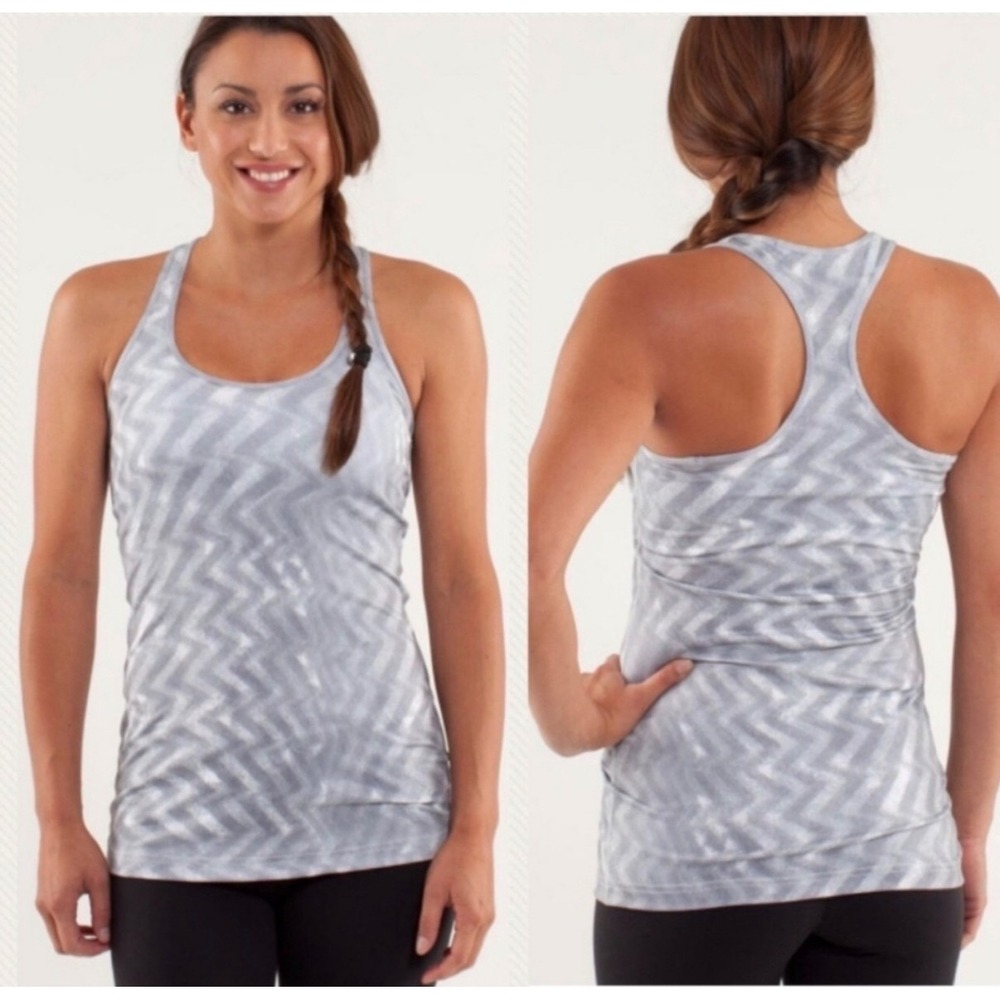 M21 Lululemon Womens Gray Zigzag Sleeveless Scoop Neck Racerback Tank Top Sz 4